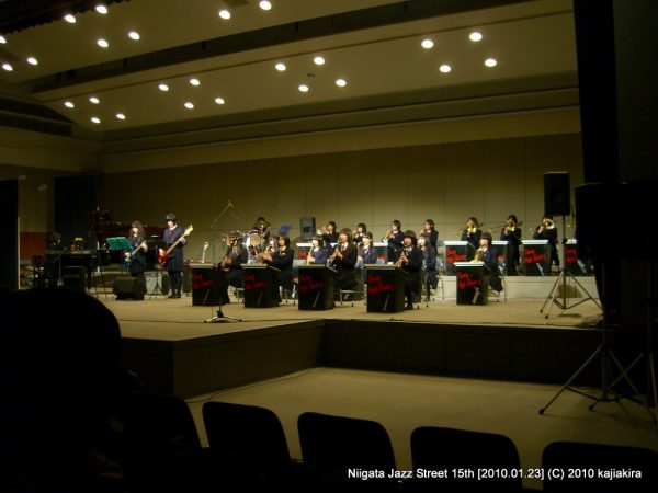 第15回新潟ジャズストリート(2) 新発田高校ブラスバンド部【市民プラザ】