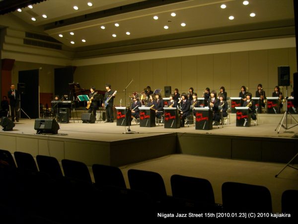 第15回新潟ジャズストリート(2) 新発田高校ブラスバンド部【市民プラザ】